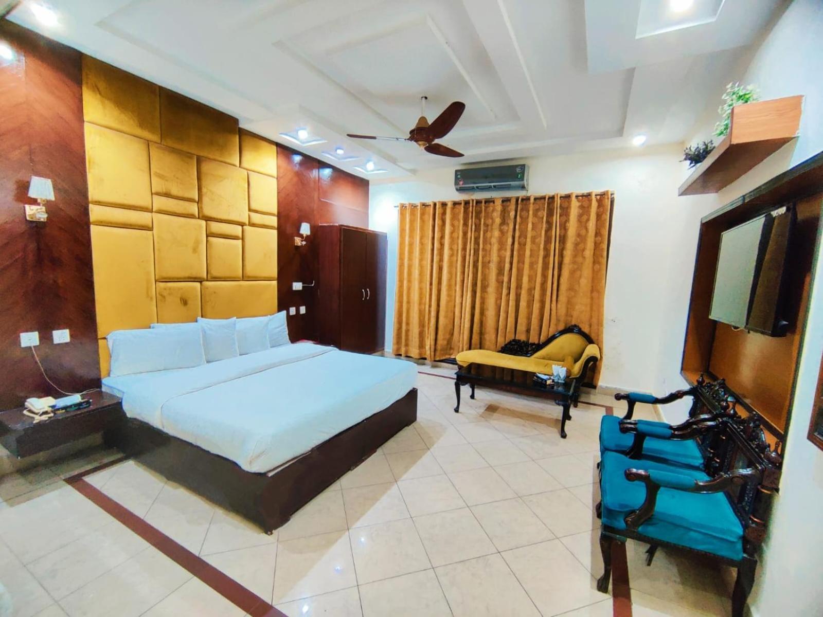 Hotel Pak Continental Multan Exterior foto